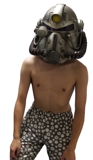 初期でヘルメットだけゲットした男